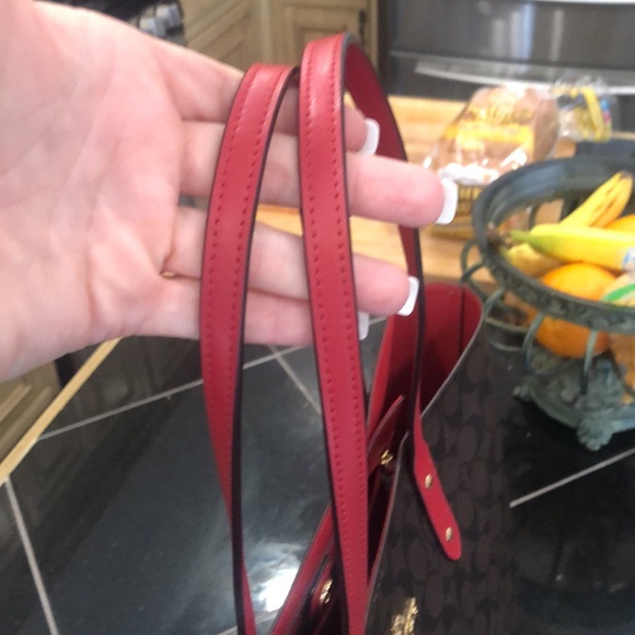 Coach Sig Town Tote - Picture 3 of 7